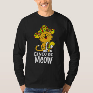 シンコデミウキュートシンコデマヨソンブレロタコキャット Tシャツ