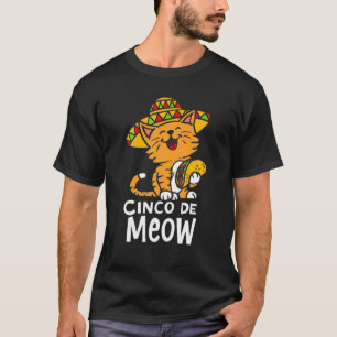 シンコデミウキュートシンコデマヨソンブレロタコキャット Tシャツ