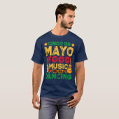 シンコ・デ・マヨ 食べ物 音楽 ダンス 面白い マラカス 少年 Tシャツ (正面フル)