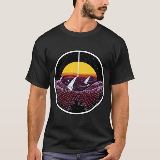 シンセウェーブピラミッド Tシャツ (正面)
