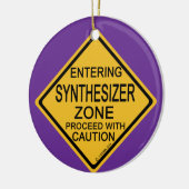 シンセサイザーゾーンに入る セラミックオーナメント (左)