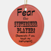 シンセサイザープレーヤーを恐れる セラミックオーナメント (左)