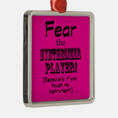 シンセサイザープレーヤーを恐れる メタルオーナメント (右)