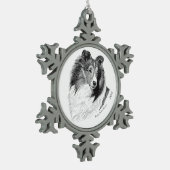 シンディAlvarado - Yeary著シェットランド・シープドッグペン及びインク スノーフレークピューターオーナメント (左)