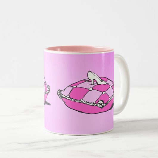 シンデレラスリッパーオンピンクピローアニメヴィンテージ ツートーンマグカップ (正面右)