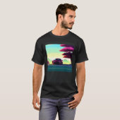 シントン波の車を超えて逆波未来サイファイ Tシャツ (正面フル)