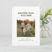 シンプルおもしろい家族ユーモアのある写真 シーズンカード (スタンド正面)