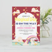 シンプルかわいい女の子フォトユニコーンファースト誕生日ベビー 招待状 (スタンド正面)