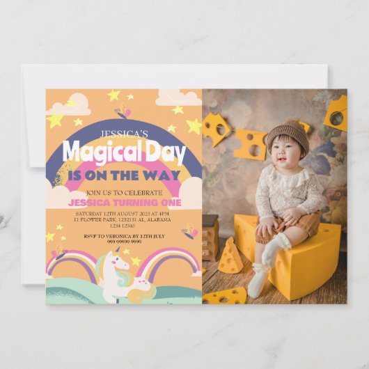 シンプルかわいい女の子フォトユニコーンファースト誕生日ベビー 招待状 (正面)