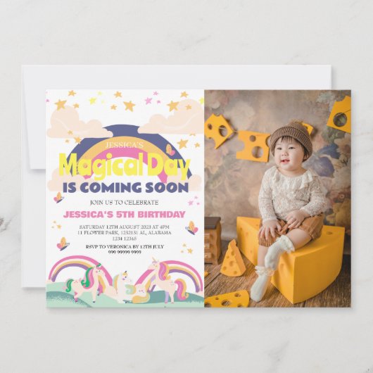 シンプルかわいい女の子フォトユニコーンファースト誕生日ベビー 招待状 (正面)