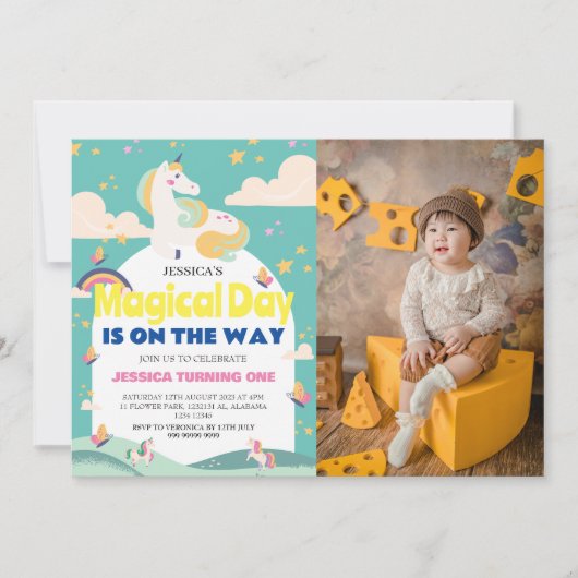 シンプルかわいい女の子フォトユニコーンファースト誕生日ベビー 招待状 (正面)