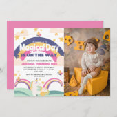 シンプルかわいい女の子フォトユニコーンファースト誕生日ベビー 招待状 (正面/裏面)