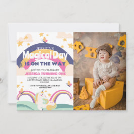 シンプルかわいい女の子フォトユニコーンファースト誕生日ベビー 招待状