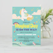 シンプルかわいい女の子フォトユニコーンファースト誕生日ベビー 招待状 (スタンド正面)