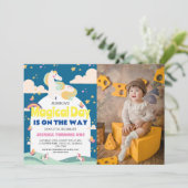 シンプルかわいい女の子写真ユニコーンハーフバースデー赤ちゃん 招待状 (スタンド正面)