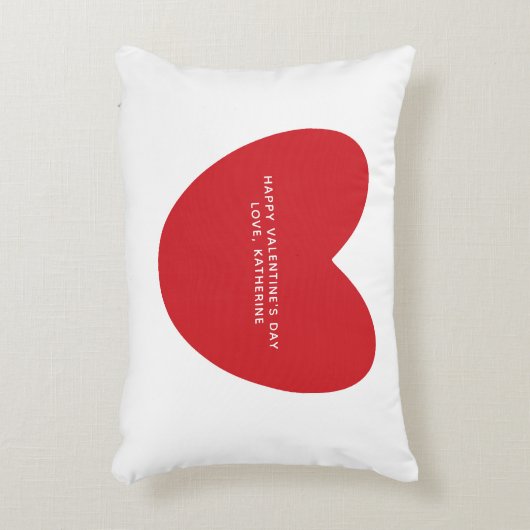 シンプルかわいい赤いハートパーソナライズされたバレンタインデー アクセントクッション (正面(垂直))
