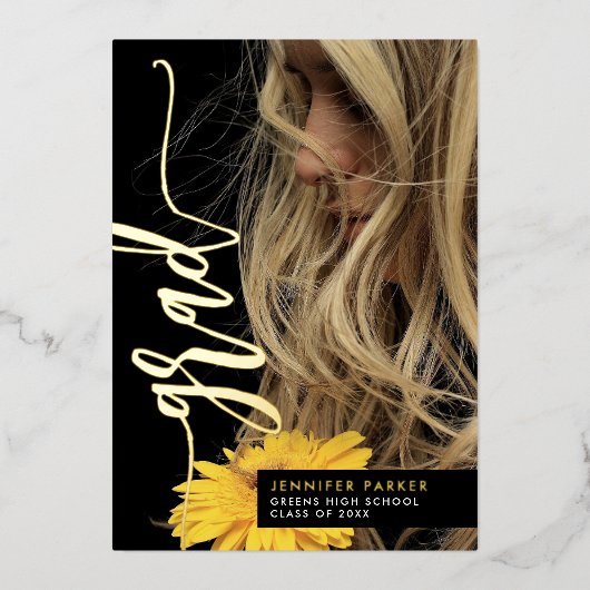 シンプルでおしゃれな卒業写真 現代的なアナウンスメント 箔招待状 (正面)