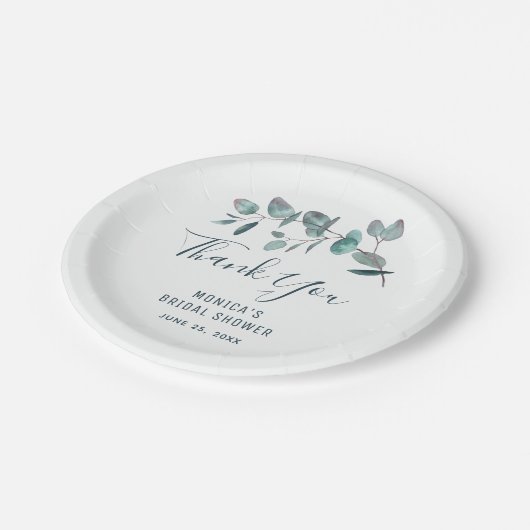シンプルでエレガントなユーカリの花のブライダルシャワー ペーパープレート (アングル)