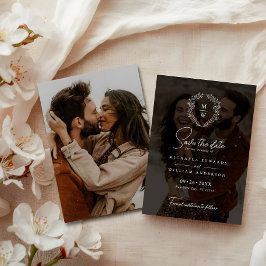 シンプルでエレガントなリースの2枚の写真とテキストオーバーレイの結婚式 セーブザデート