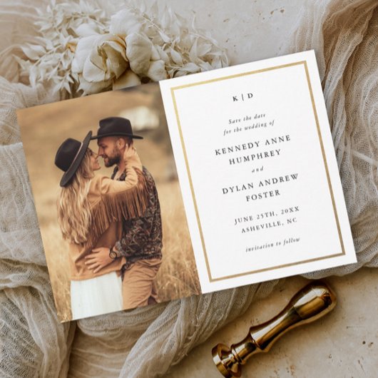 シンプルでエレガントな結婚式の写真 セーブザデート