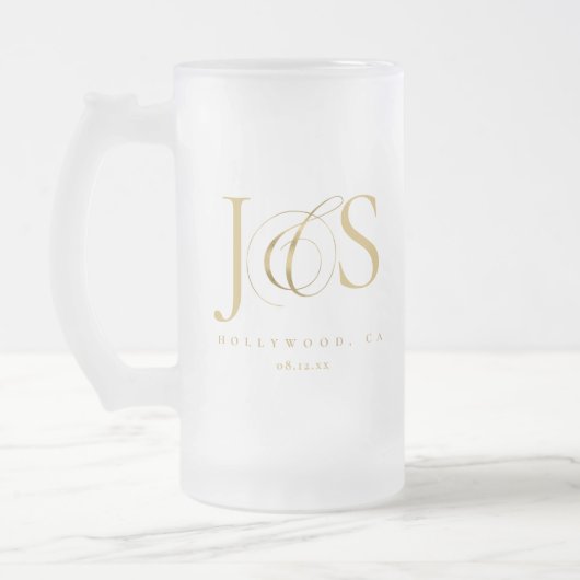 シンプルでエレガントな結婚式イニシャル金ゴールドID1022 フロストグラスビールジョッキ (左)