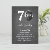シンプルでエレガントな70歳の誕生日パーティー グレー 招待状 (スタンド正面)