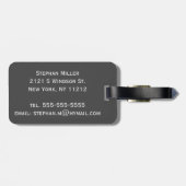 シンプルでモダンで黒く及び白いがっしりしたモノグラム ラゲッジタグ (裏面横)