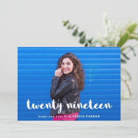 シンプルでモダンなタイポグラフィ| 20 19の写真 シーズンカード (スタンド正面)