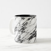 シンプルでモダンな白黒大理石の石 ツートーンマグカップ (正面左)
