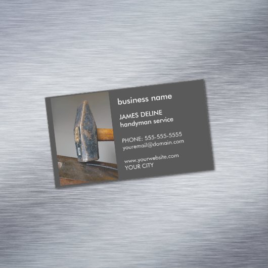 シンプルで暗いハンマーの便利屋サービス マグネット名刺 (インサイチュ)