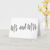 シンプルで美しいカリグラフィー「Mr. and Mrs.」 カード (黄色い花)