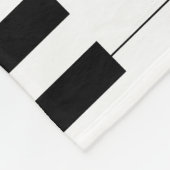 シンプルと白エレガント黒のピアノ鍵盤 フリースブランケット (角)