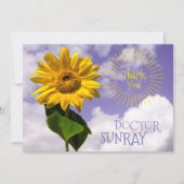 シンプルなひまわりと太陽の光線 感謝の気持ちを込めて 農村のお医者さんに サンキューカード (正面)