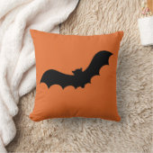 シンプルなオレンジおよび黒いハッピーハローウィンのこうもり クッション (ブランケット)