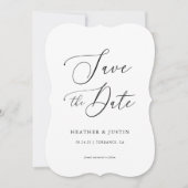 シンプルなカリグラフィーの結婚式用Save the Date 招待状 (正面)