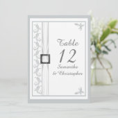 シンプルなグレーとホワイトのダマスク結婚式テーブルナンバー 招待状 (スタンド正面)