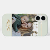 シンプルなゴールドとセージグリーンの母の日フォト Case-Mate iPhoneケース (裏面 (横))