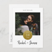 シンプルなゴールドステッカーのSave the Date ポストカード (正面/裏面)