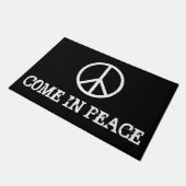 シンプルなシンボル – PEACE +あなたのアイディア ドアマット (アングル)