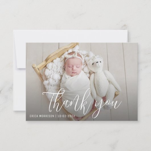 シンプルなスクリプトの誕生お知らせテンプレート 招待状 (正面)