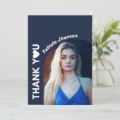 シンプルなスクリプト ネイビーブルーの卒業お礼カード 招待状 (スタンド正面)