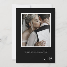 シンプルなスクリプト モダンな黒と白のモノグラム写真 サンキューカード