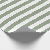 シンプルなセージグリーンの白いストライプ模様 ラッピングペーパー (角)