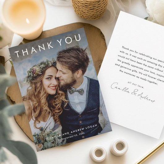 シンプルなタイポグラフィのモダンな写真の結婚式 サンキューカード