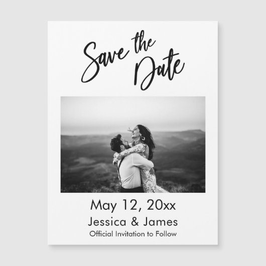 シンプルなタイポグラフィーの「Save the Date」磁気カード (正面)