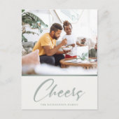 シンプルなダスキーセージグリーンのクリスマス写真で乾杯 シーズンポストカード (正面)