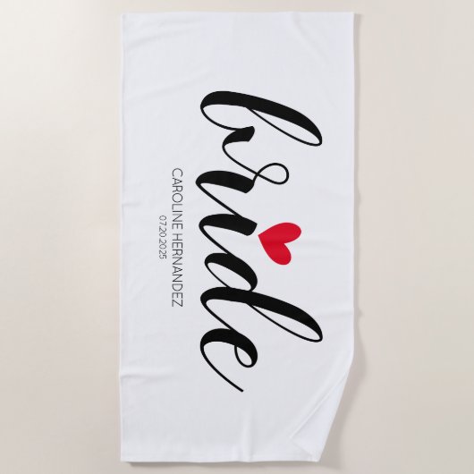 シンプルなテキストに赤いハートのカスタム ウェディング ビーチタオル (正面)