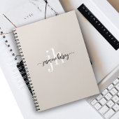 シンプルなトレンドの名前とイニシャル ノートブック