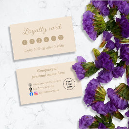 シンプルなベージュのミニマルデザイン ロイヤリティカード