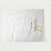 シンプルなホワイトゴールドの結婚式モノグラム写真ブース タペストリー (正面(横))